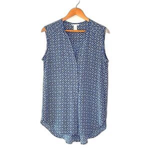 H&M Blue White Sleeveless V-neck Tank Top Blouse size 10 Snap Buttons Pleats
